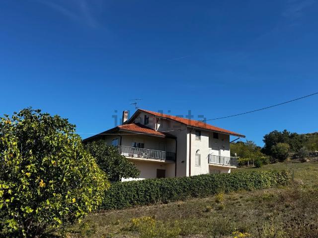 Case e ville in vendita di 350 m² in Contrada Capocroce