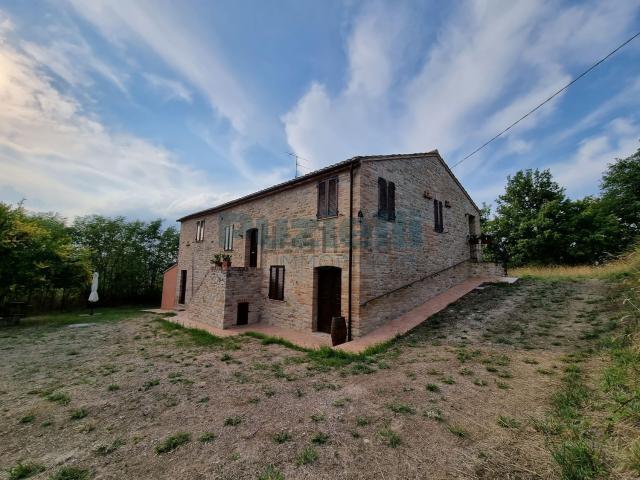 Case e ville in vendita di 350 m² in Via Madonna di Loreto