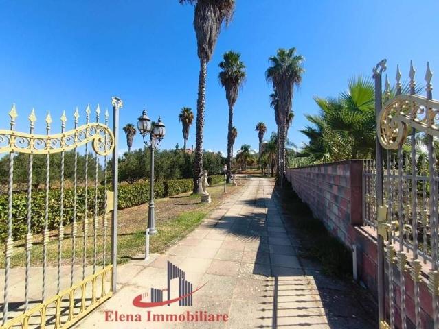 Case e ville in vendita di 350 m² in Contrada Scampati