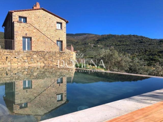 Case e ville in vendita di 350 m² in Località Cegliolo