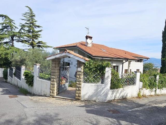 Case e ville in vendita di 350 m² in Località Fontanella