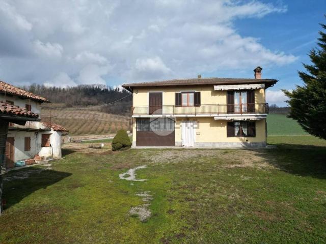 Case e ville in vendita di 350 m² in Località Piano, 22