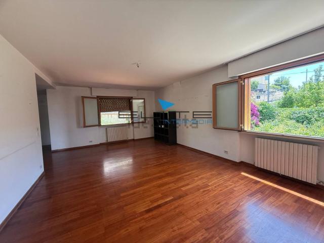 Case e ville in vendita di 350 m² in Strada de Jacobis della Torre, 19