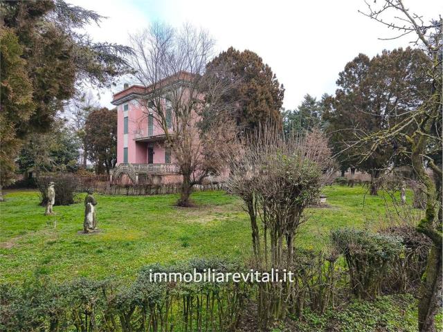 Case e ville in vendita di 350 m² in Strada del Torrione