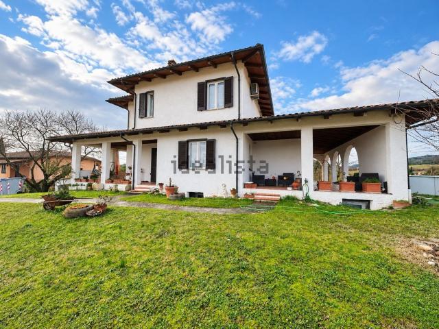 Case e ville in vendita di 350 m² in Strada di San Felicissimo