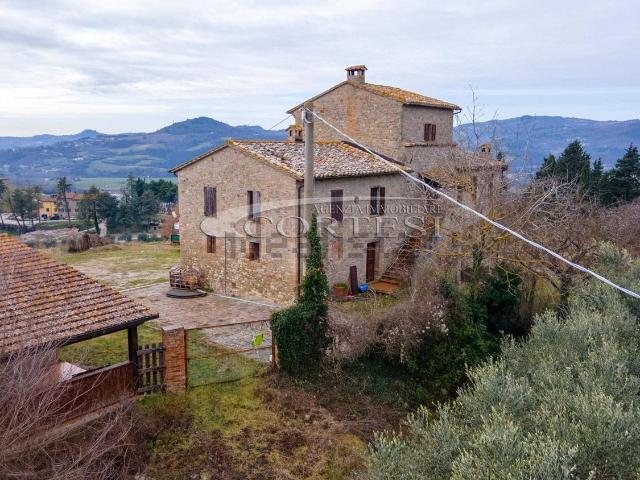 Case e ville in vendita di 350 m² in Strada di Ramazzano