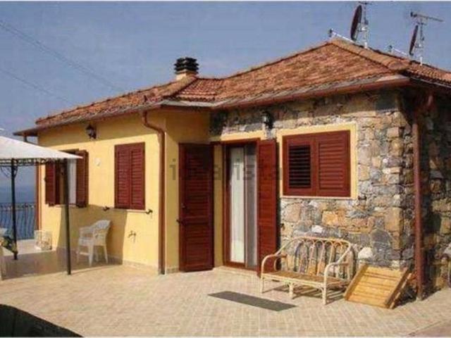 Case e ville in vendita di 350 m² in Strada Provinciale 77