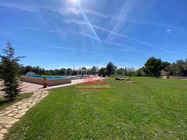 Case e ville in vendita di 350 m² in Strada querciolare, 55