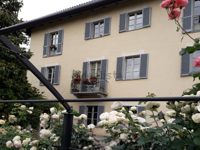Case e ville in vendita di 350 m² in Strada Valle Massa, 17