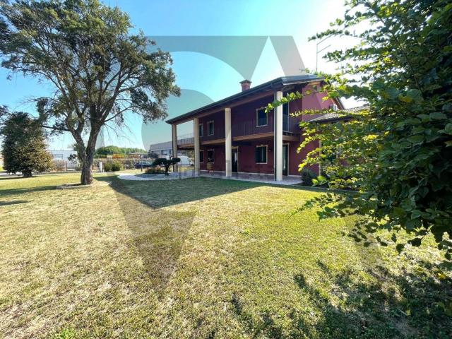 Case e ville in vendita di 351 m²
