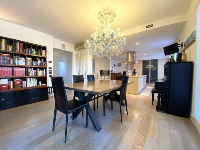 Case e ville in vendita di 351 m²