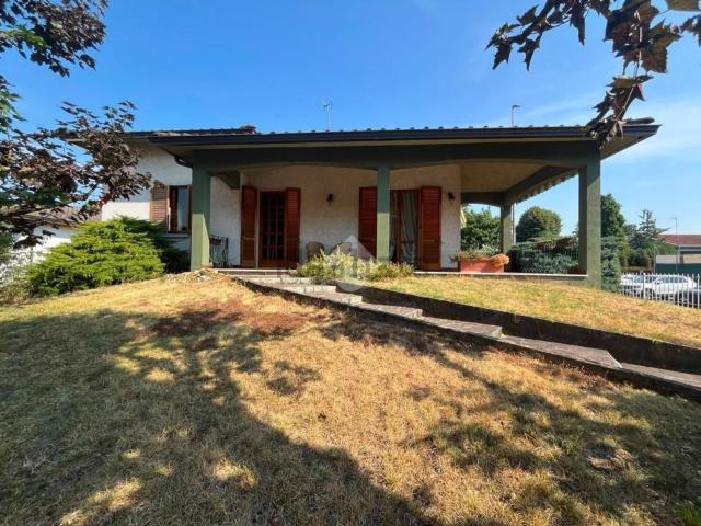 Case e ville in vendita di 351 m² in Via Benvenuti, 1