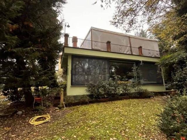 Case e ville in vendita di 351 m² in Via Santa Rosa, 5