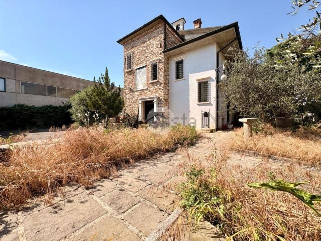 Case e ville in vendita di 351 m² in Via Picenengo, 11