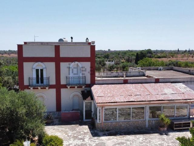 Case e ville in vendita di 351 m² in Contrada Fiscaluri