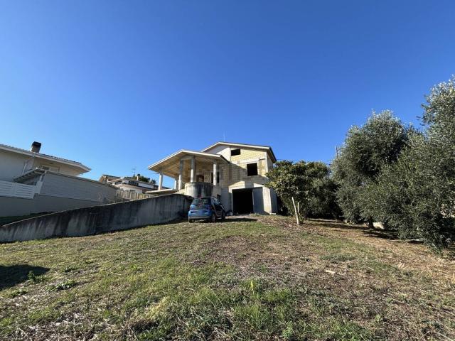 Case e ville in vendita di 352 m²