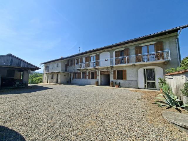 Case e ville in vendita di 352 m² in Via Colorei