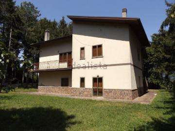 Case e ville in vendita di 352 m² in Via San Panfilo