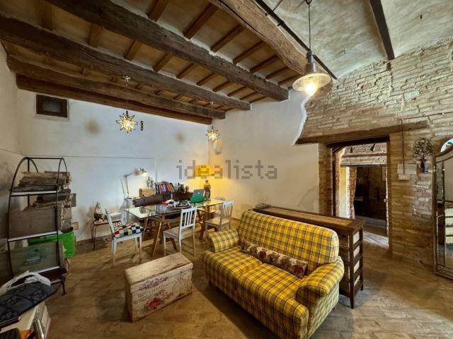 Case e ville in vendita di 352 m² in Via Volontari, 1866
