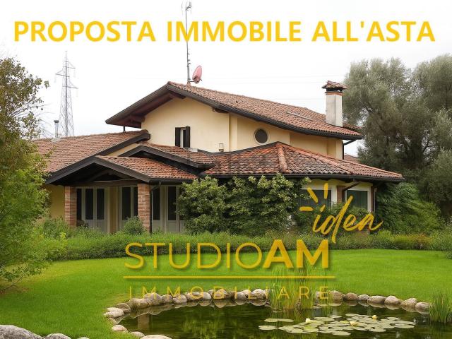 Case e ville in vendita di 352 m² in Viale Ponte Rosso
