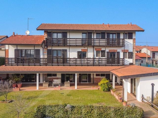 Case e ville in vendita di 352 m² in Via Marconi, 21