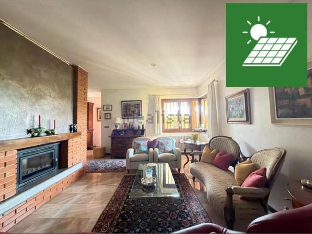 Case e ville in vendita di 353 m²
