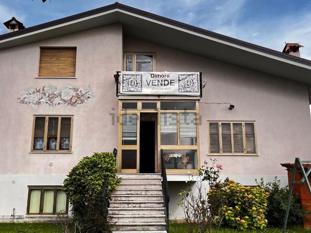 Case e ville in vendita di 353 m² in Via Kennedy, 103