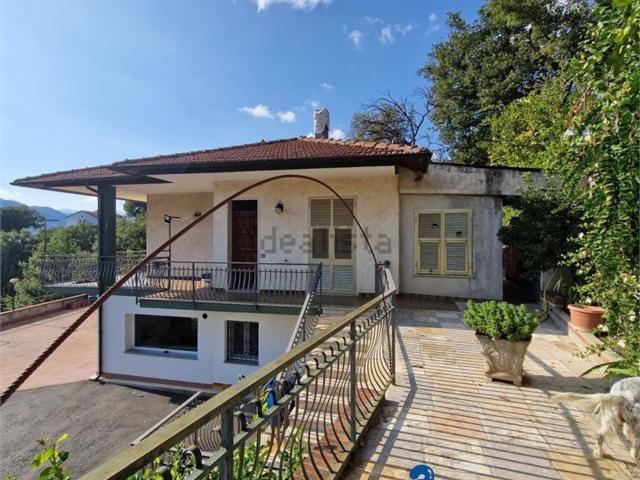 Case e ville in vendita di 353 m² in Frazione Coasco Marinaverde