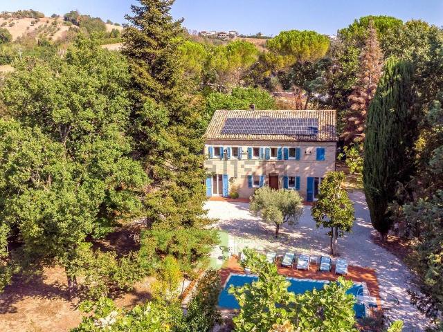 Case e ville in vendita di 354 m² in Contrada Vallemarina
