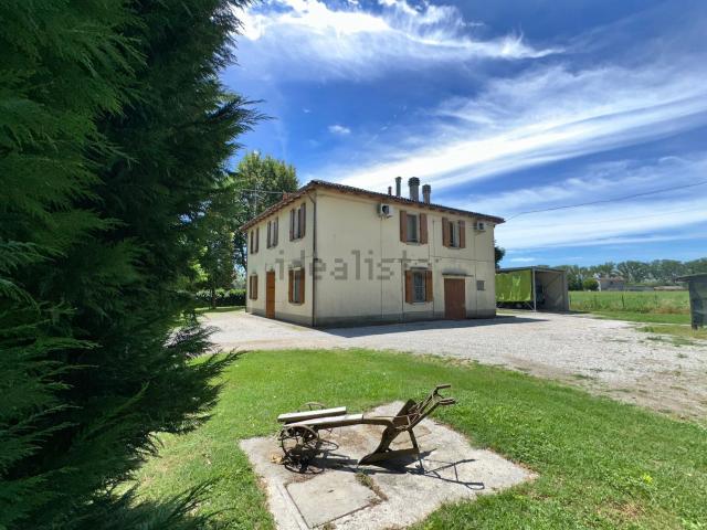 Case e ville in vendita di 355 m² in Via Morgone, 53