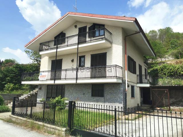 Case e ville in vendita di 355 m² in Via Santa Agnese