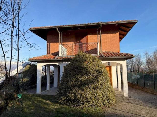 Case e ville in vendita di 355 m² in Via Sartore