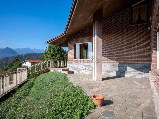 Case e ville in vendita di 355 m² in Via Rubiana, 50
