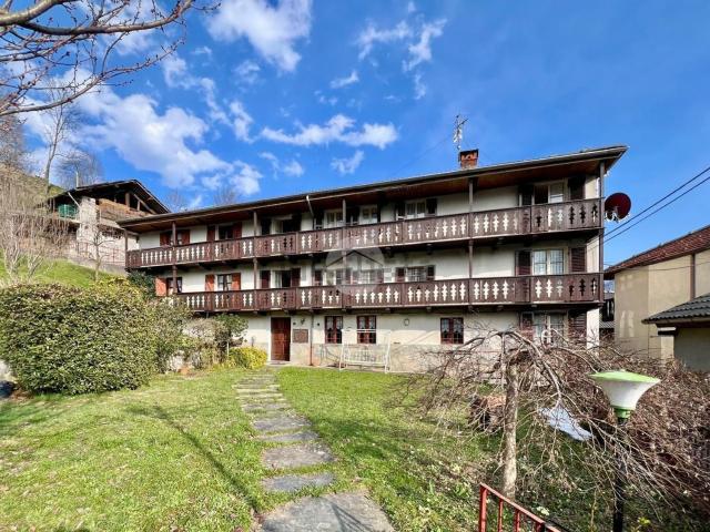 Case e ville in vendita di 355 m² in Frazione Oldrì, 12