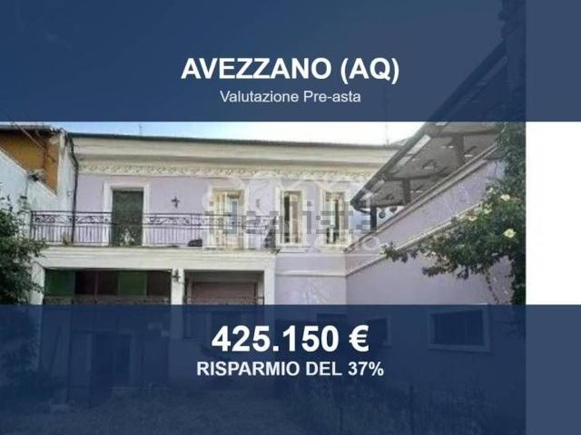 Case e ville in vendita di 356 m² in Via Garibaldi, 101