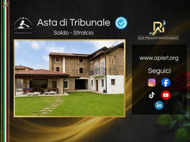 Case e ville in vendita di 356 m² in Via Villaorba, 30
