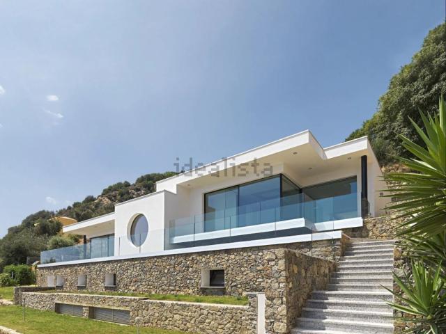 Case e ville in vendita di 356 m² in Via XXV Aprile, 19