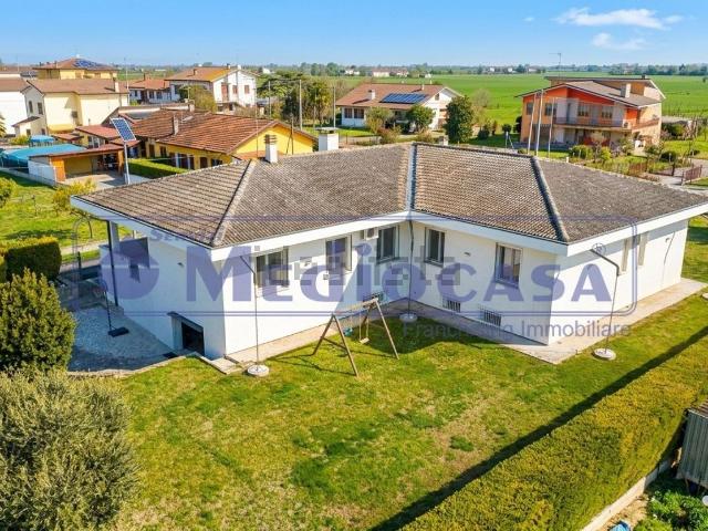 Case e ville in vendita di 356 m² in Viale dei Mille