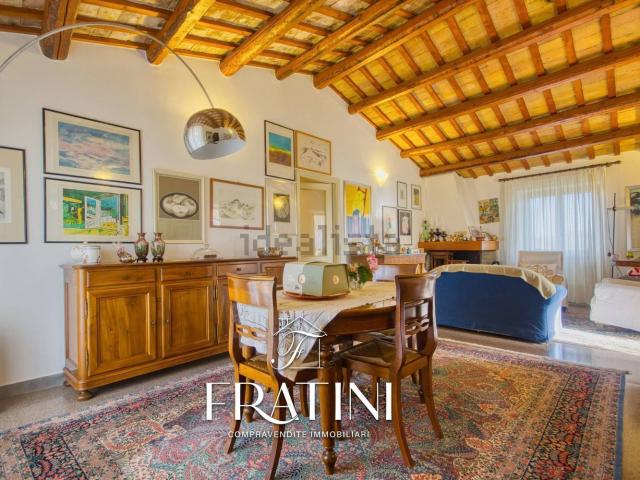 Case e ville in vendita di 357 m² in Contrada Cese, 28