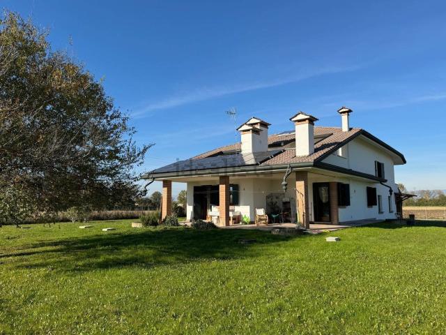Case e ville in vendita di 358 m²