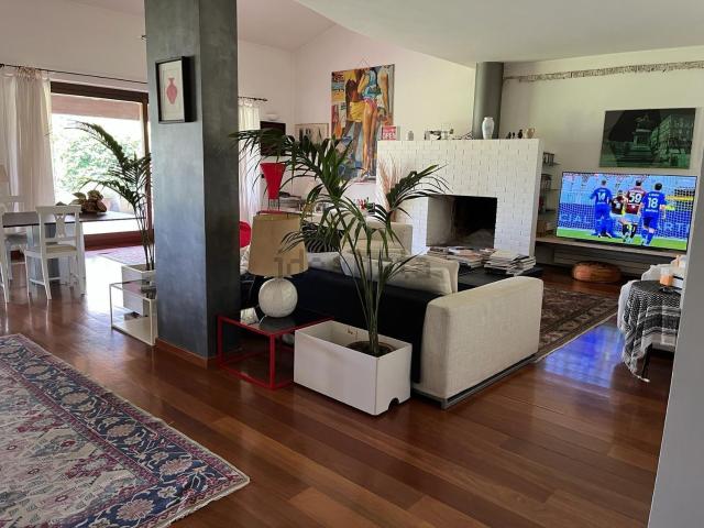 Case e ville in vendita di 358 m²