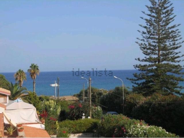 Case e ville in vendita di 358 m² in Via Samoa