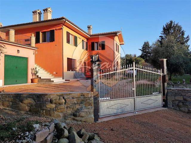 Case e ville in vendita di 359 m² in Località Serralta, 126