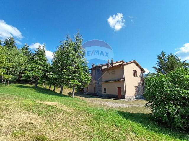 Case e ville in vendita di 359 m² in Strada Provinciale Marecchia, 69