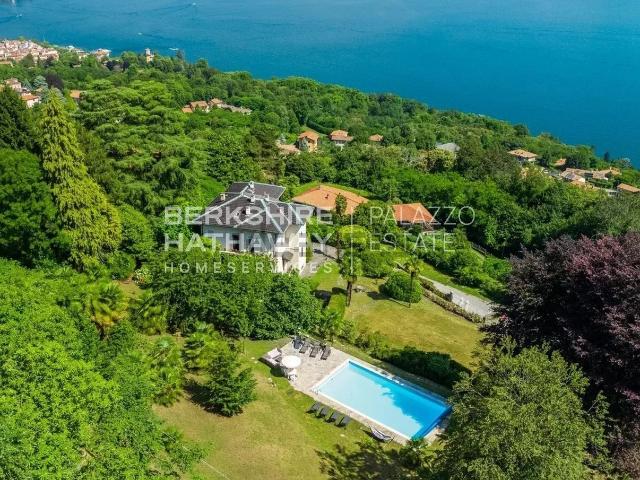 Case e ville in vendita di 736 m²