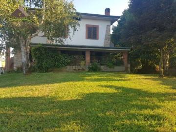 Case e ville in vendita di 360 m²