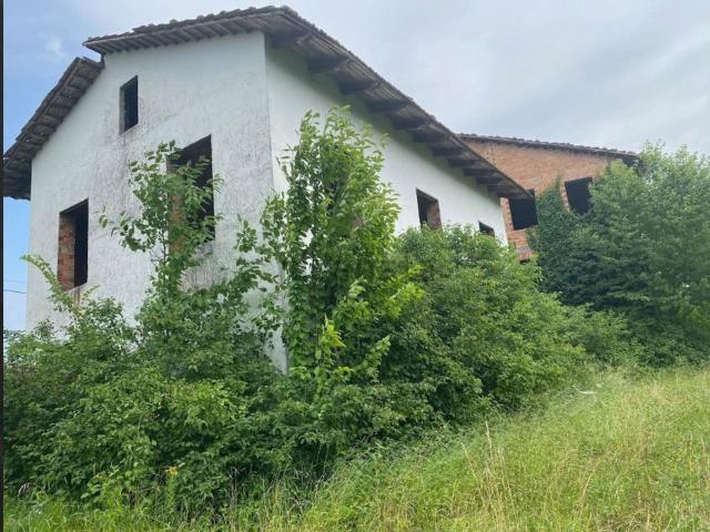 Case e ville in vendita di 360 m²