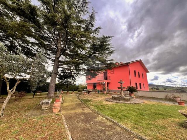 Case e ville in vendita di 360 m²