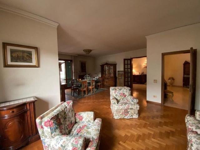 Case e ville in vendita di 360 m²