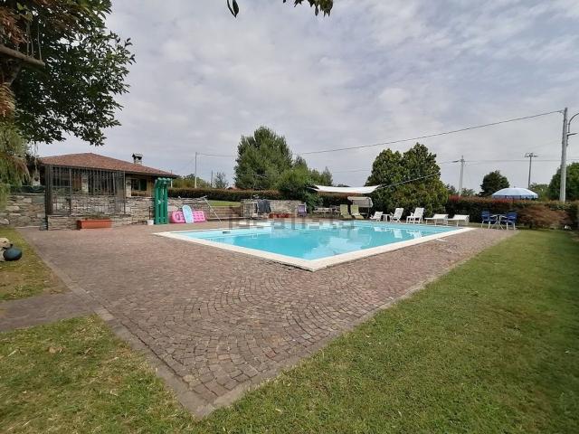 Case e ville in vendita di 360 m²